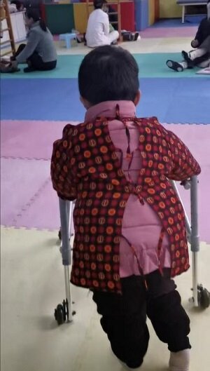 坚持就是胜利，从不会爬不会坐……到独立行走！